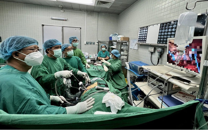 TP. HCM  phẫu thuật nội soi thành công lấy bỏ toàn bộ thận chứa bướu và mở tĩnh mạch chủ dưới lấy chồi cho nam bệnh nhân 54 tuổi
