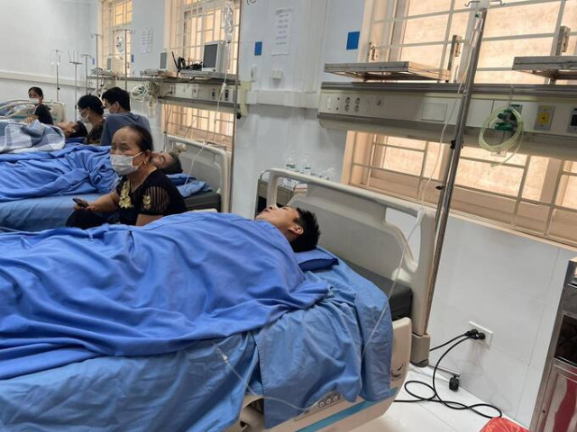 Cao Bằng gắp con đỉa to bằng ngón tay sống trong cổ họng nam bệnh nhân 39 tuổi