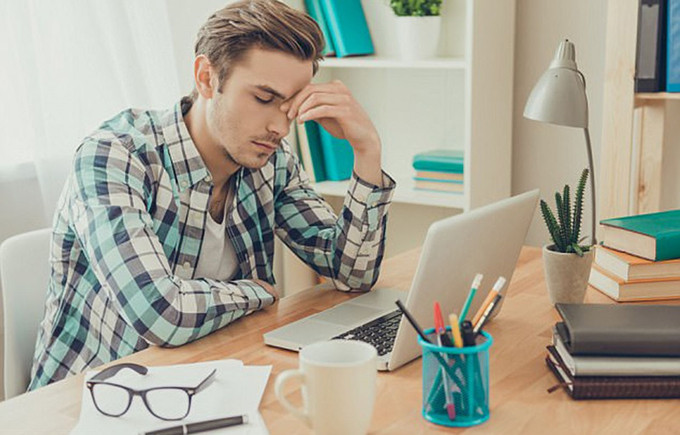 Vì sao nam giới thường kém tỉnh táo vào buổi chiều?
