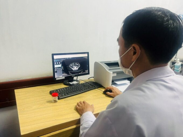 TP. HCM: Cụ bà 86 tuổi mắc dị vật mảnh vỏ sò ở ruột non