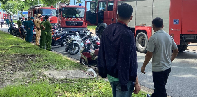 TP. HCM xảy ra cháy lớn tại một kho chứa sơn, hóa chất bên trong Khu chế xuất Linh Trung 2