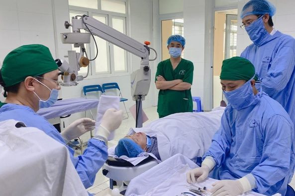 Hải Phòng cấp cứu kịp thời ca bệnh bị vỡ nhãn cầu trái, phòi kẹt tổ chức nội nhãn
