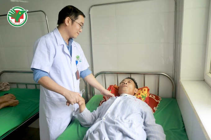 Nghệ An phẫu thuật thành công cho bệnh nhân bị bướu cổ khổng lồ
