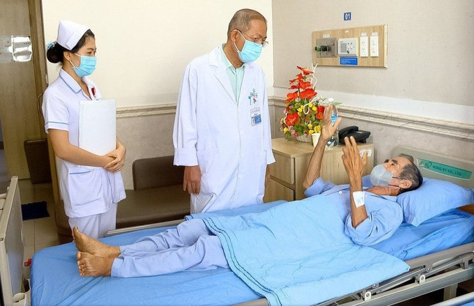 Đồng Nai điều trị một ca nuốt phải dị vật là cây kim may đồ dài 4cm nằm ở rãnh lưỡi thanh thiệt của cụ ông 72 tuổi
