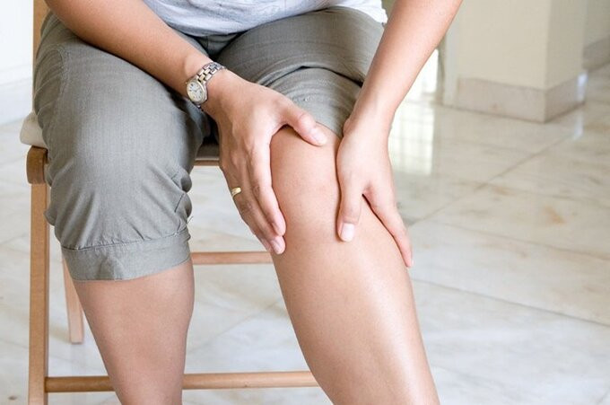 Thói quen hàng ngày đang hủy hoại đầu gối của bạn