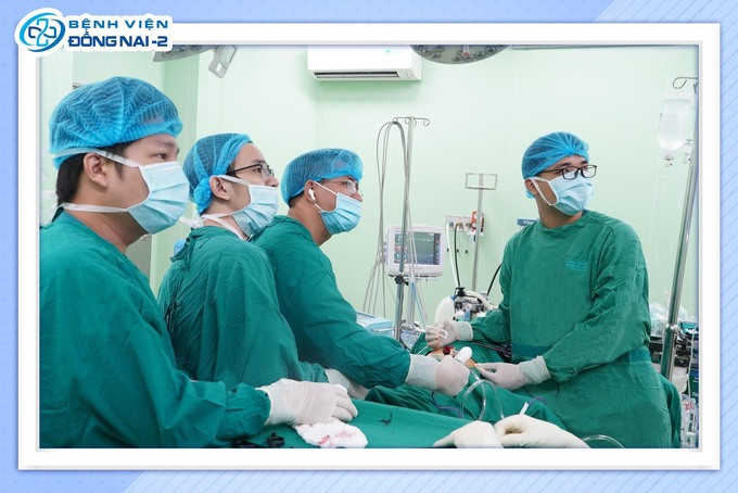 Đồng Nai phẫu thuật nội soi sau phúc mạc cắt 1 phần thận cho 1 bệnh nhân bị bướu thận