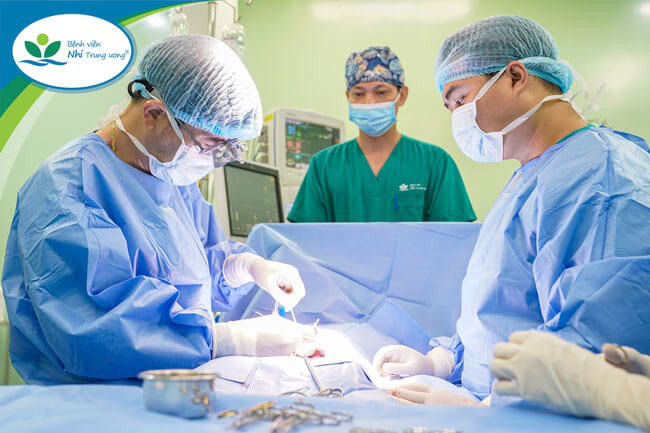 Phẫu thuật thành công ca ghép thận tự thân cho bé 12 tháng tuổi