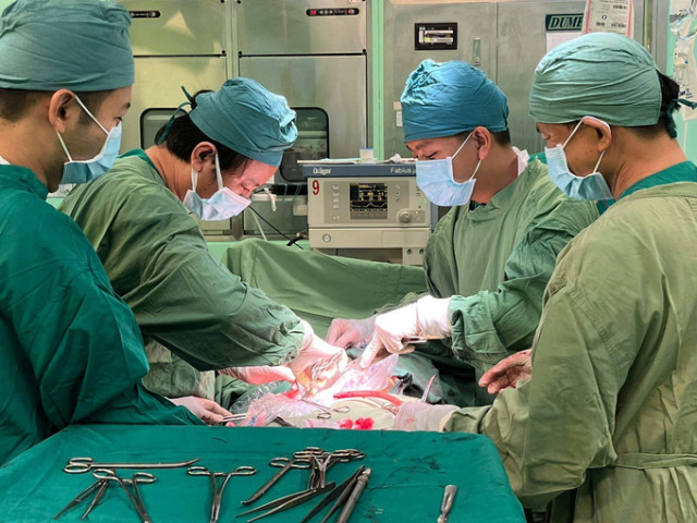 Bệnh viện Bà Rịa phẫu thuật thành công cho 1 trường hợp bị mảnh lưỡi cưa văng vào ổ bụng trong lúc sử dụng máy cắt cỏ