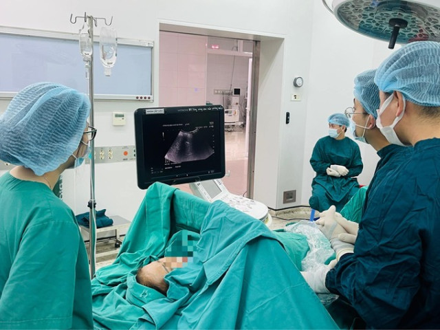 Hà Nội điều trị ung thư gan, không cần phẫu thuật cho bệnh nhân 76 tuổi