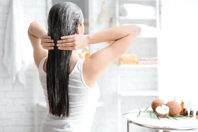 5 biện pháp khắc phục tại nhà cho da đầu bị viêm