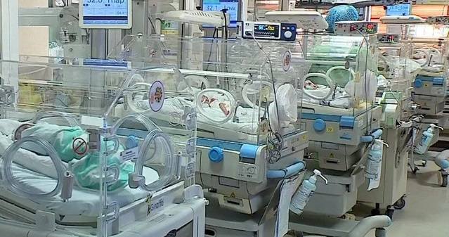 Bệnh viện Phụ sản Trung ương và Bệnh viện Việt Đức phối hợp cứu sống bé sinh non nặng 600 gram, mắc nhiều bệnh lý