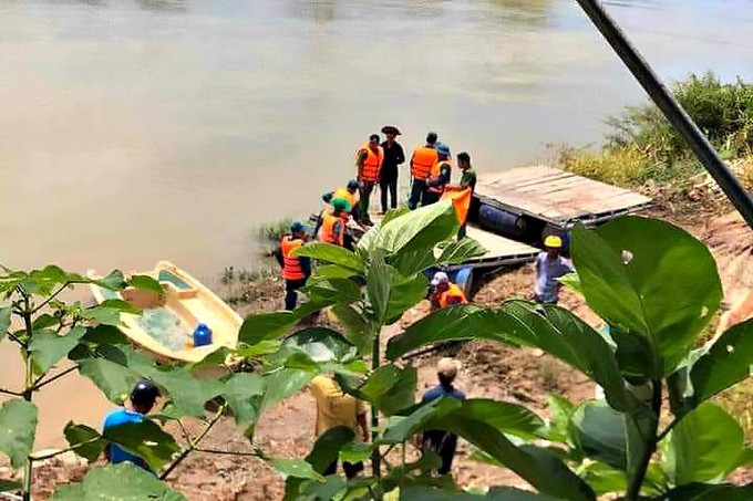 Đắk Nông: Lật thuyền trên sông Krông Nô khiến 2 người mất tích