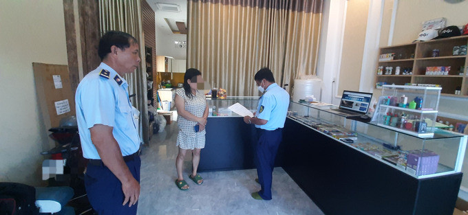 Cần Thơ phát hiện nhiều địa điểm kinh doanh bày bán các sản phẩm thuốc lá điện tử; tinh dầu thuốc lá điện tử nhập lậu