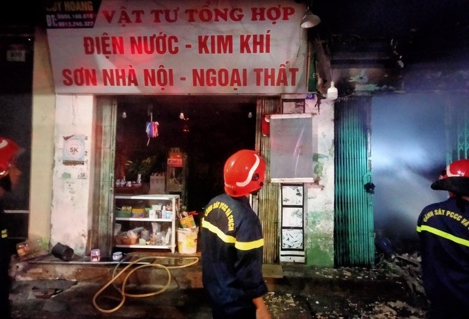 Hải Phòng xảy ra cháy lớn tại nhà dân lúc rạng sáng
