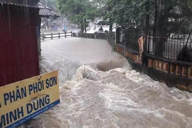 Lai Châu chủ động ứng phó với mưa dông, lốc, sét, lũ quét và sạt lở đất trên địa bàn tỉnh