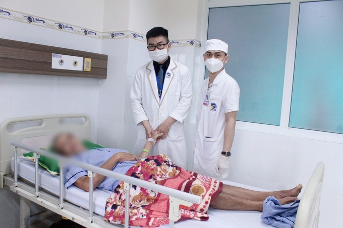 Long An phẫu thuật thành công cho bệnh nhân bị gãy kín liên mẩu chuyển xương đùi trái sau khi trượt ngã trong nhà tắm