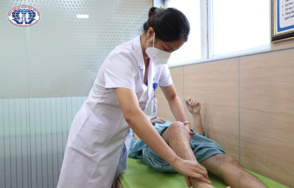 Phú Thọ điều trị cho bệnh nhân bị viêm khớp vảy nến đau đớn khó đi lại