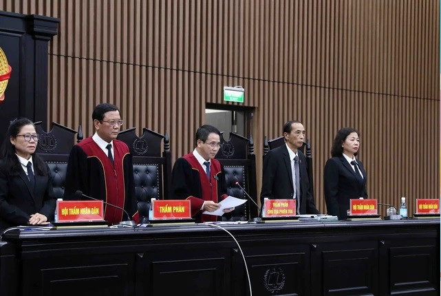 Hội đồng Xét xử Tòa án Nhân dân thành phố Hà Nội tuyên án 54 bị cáo trong vụ án "chuyến bay giải cứu"