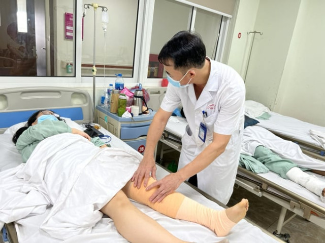 Hà Nội: Thiếu nữ 16 tuổi mắc bệnh viêm màng hoạt dịch thể lông nốt sắc tố hiếm gặp