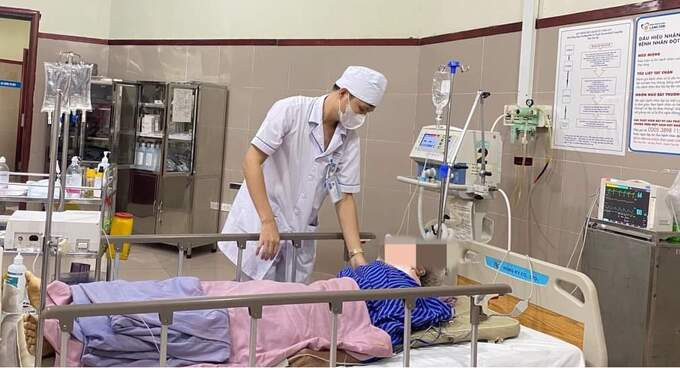 Lạng Sơn: Nhiều trường hợp ngã khi thu hái hồi phải nhập viện cấp cứu