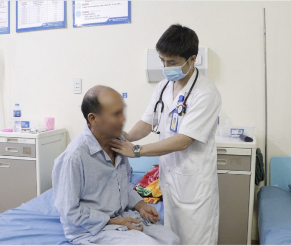 Phú Thọ: Bệnh viện Đa khoa Hùng Vương cắt thùy dưới phổi phải và vét hạch cho nam bệnh nhân 59 tuổi thành công