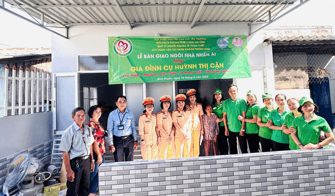 Bình Thuận trao nhà nhân ái cho người cao tuổi nghèo