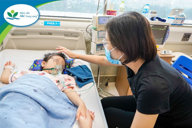 Bệnh viện Nhi Trung ương cứu sống 2 trẻ nguy kịch do mắc viêm cơ tim