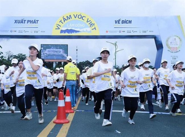 Lâm Đồng: Hơn 4.800 học sinh sinh viên, thầy cô, phụ huynh tham gia giải chạy S-Race
