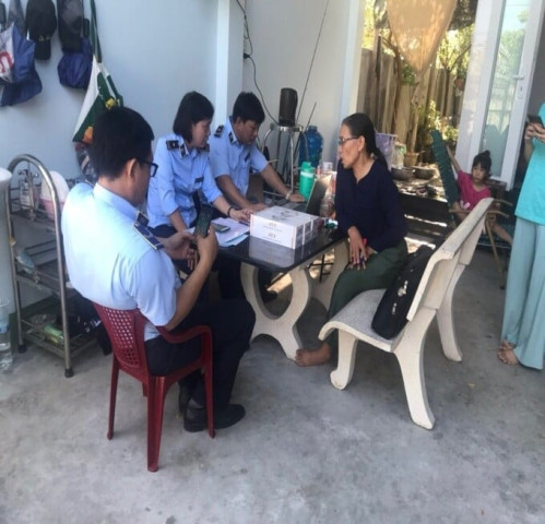 Khánh Hòa phát hiện và tạm thu 130 bao thuốc điếu nhập lậu của 2 hộ kinh doanh