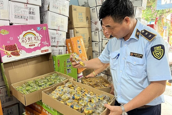 Kon Tum tăng cường kiểm tra, xử lý hành vi vi phạm quy định của pháp luật về an toàn thực phẩm trong dịp Tết Trung thu năm 2023