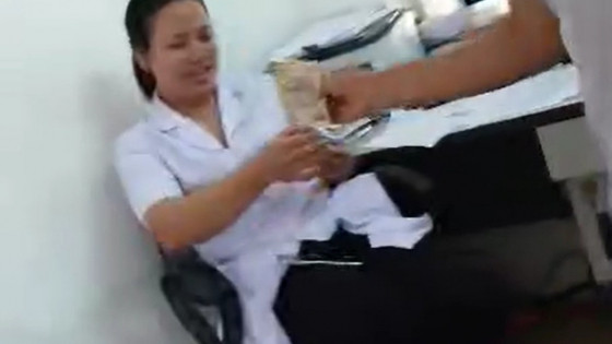 Thanh Hóa: Điều dưỡng bán thuốc diệt muỗi trong Phòng điều trị Methadone và cấy que tránh thai trái phép