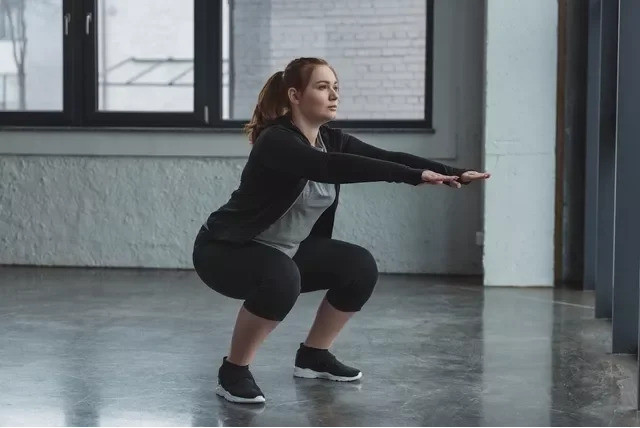 Squat: Lợi ích, cách thực hiện và các lựa chọn tập luyện