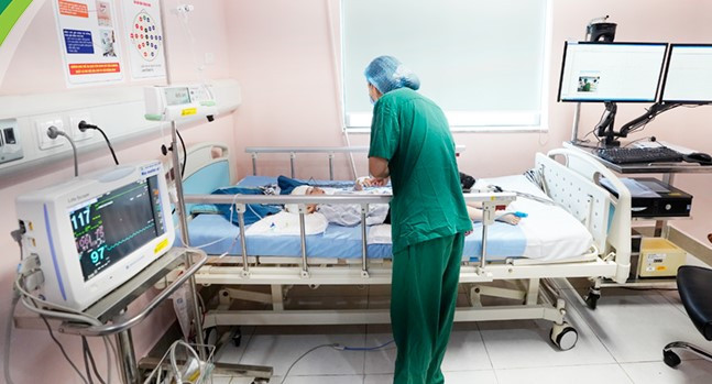 Bệnh viện Nhi Trung ương đặt điện cực sâu bề mặt vỏ não thuật thành công cho 2 trẻ động kinh kháng thuốc