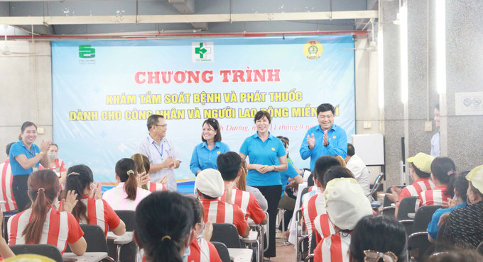 Bình Dương khám bệnh và phát thuốc miễn phí cho công nhân lao động