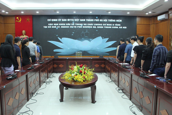 Hà Nội: Nhiều nơi tổ chức tưởng niệm các nạn nhân tử vong trong vụ cháy chung cư mini ở Khương Hạ vào đầu giờ sáng nay ngày 18/9