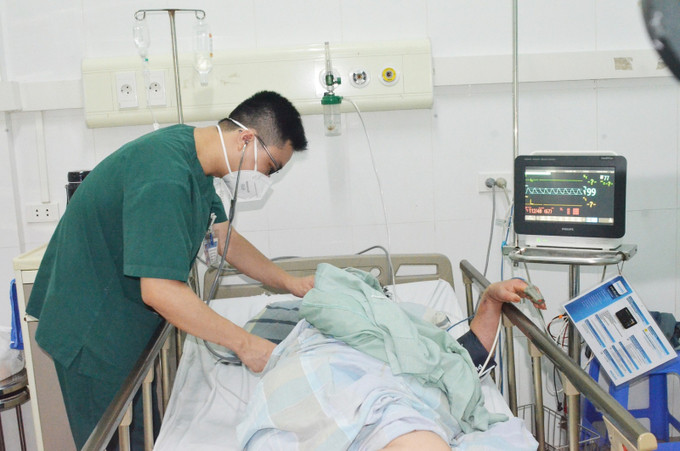 Quảng Ninh: Bệnh viện Bãi Cháy điều trị cho 1 bệnh nhân nữ bị biến chứng sốc sốt xuất huyết