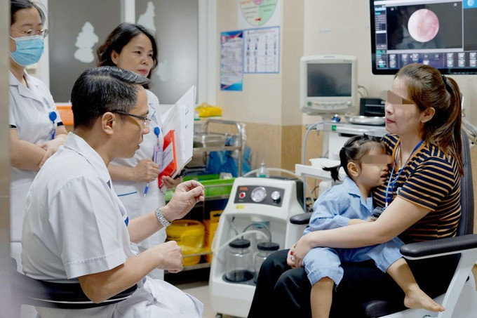 Bệnh viện Tai Mũi Họng Trung ương phẫu thuật thành công cho bé gái 3 tuổi bị khối u kích thước lớn ở hốc mũi xâm lấn lên não