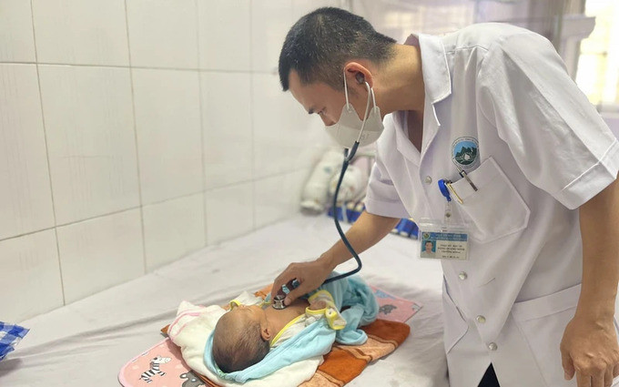 Bệnh viện Đa khoa tỉnh Hà Tĩnh cứu sống trẻ sơ sinh bị suy hô hấp, xuất huyết não nặng