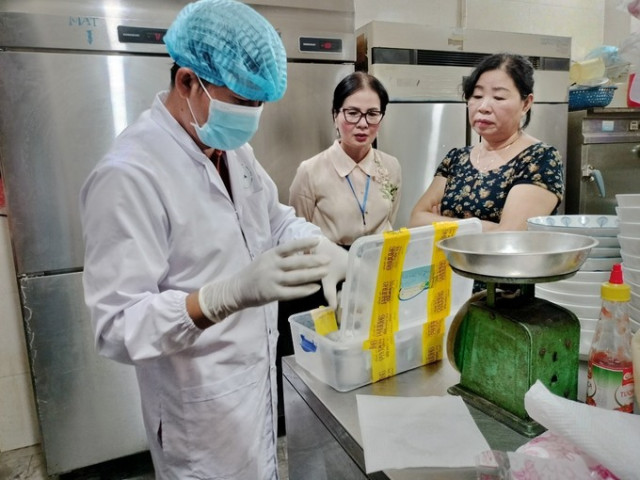 Quảng Nam: Vụ ngộ độc sau khi ăn bánh mỳ Phượng là do nhiễm khuẩn Salmonella và Bacillus cereus