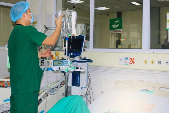 Bệnh viện Bệnh Nhiệt đới Trung ương cấp cứu sản phụ nguy kịch vì mắc sốt xuất huyết