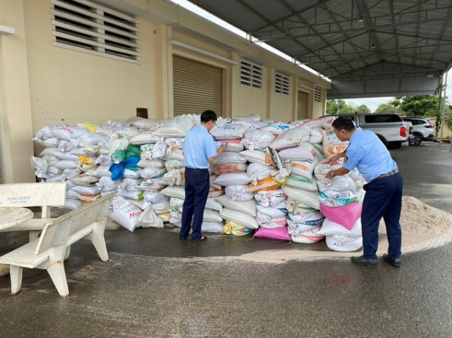 Bình Thuận phát hiện ô tô vận chuyển 29 tấn khoáng sản, không có nguồn gốc, xuất xứ