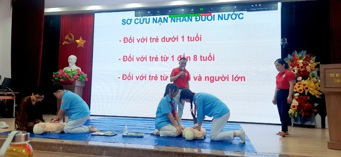 Lào Cai tập huấn phòng, tránh đuối nước cho học sinh Trường THCS Lê Quý Đôn
