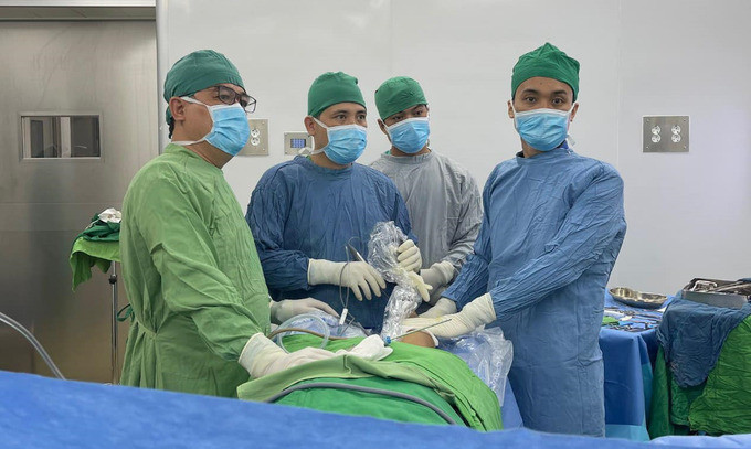 Bệnh viện Đa khoa tỉnh Khánh Hoà phẫu thuật nội soi khớp cổ chân cho bệnh nhân 51 tuổi