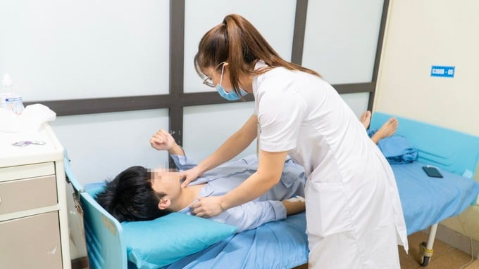 Phú Thọ: Bệnh viện Đa khoa Hùng Vương điều trị ung thư tuyến giáp cho 2 bệnh nhân trẻ tuổi