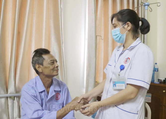 Quảng Ninh: Bệnh viện Việt Nam – Thụy Điển Uông Bí cứu sống ngoạn mục trường hợp bị nhồi máu cơ tim cấp biến chứng sốc tim, ngừng tuần hoàn