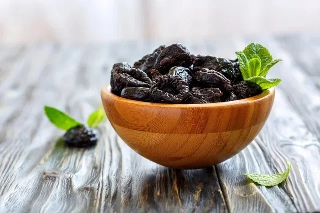 10 lợi ích của mận khô