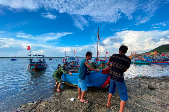 Thủ tướng Chính phủ chỉ đạo khẩn trương tìm kiếm, cứu nạn ngư dân trên 2 tàu cá bị chìm tại khu vực đảo Song Tử Tây