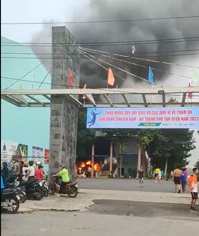 Bình Dương xảy ra cháy tại Trung tâm Văn hóa thể thao và Truyền thanh TP. Tân Uyên