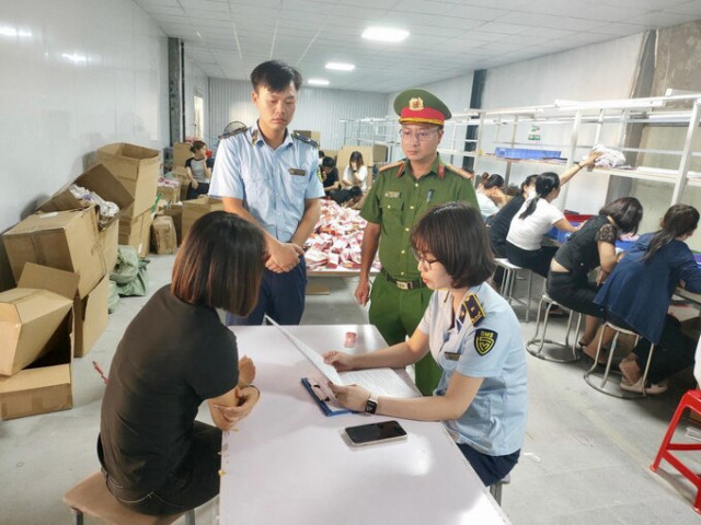 Hà Nam phát hiện và thu giữ trên 108.000 sản phẩm thuốc lá điện tử