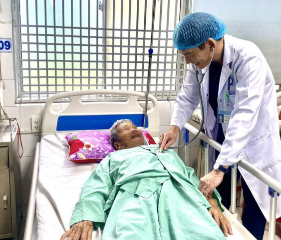 Bệnh viện Đa khoa Quảng Nam cứu sống một bệnh nhân lớn tuổi bị nhồi máu cơ tim nguy kịch